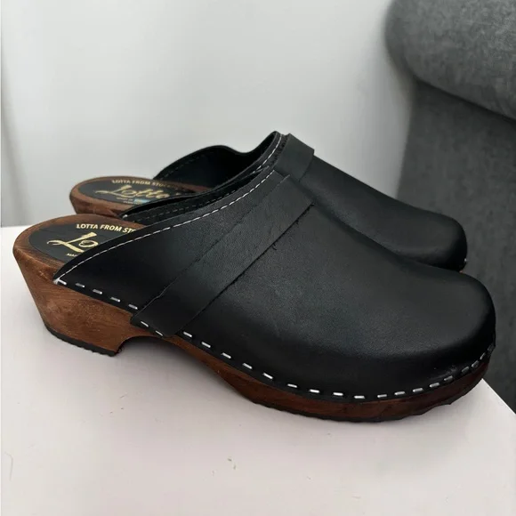 Lotta From Stockholm Black Leather Clogs with Brown Wooden Base - Picture 3 of 4